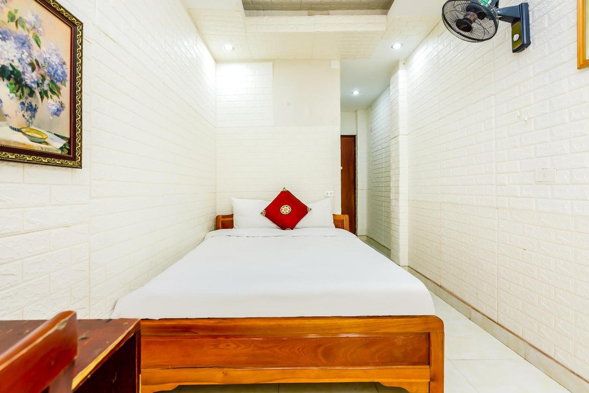 OYO 604 Queen Hotel spot-on Hanoi Buitenkant foto