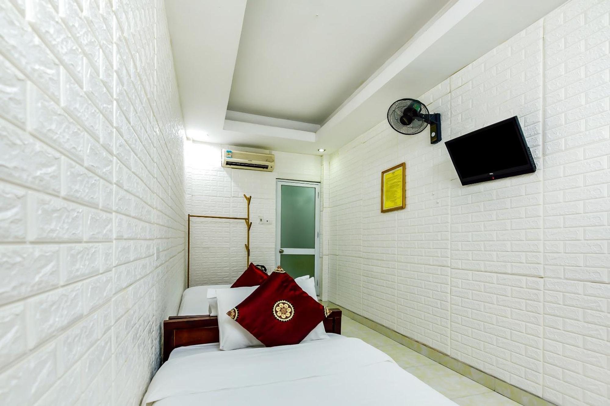 OYO 604 Queen Hotel spot-on Hanoi Buitenkant foto