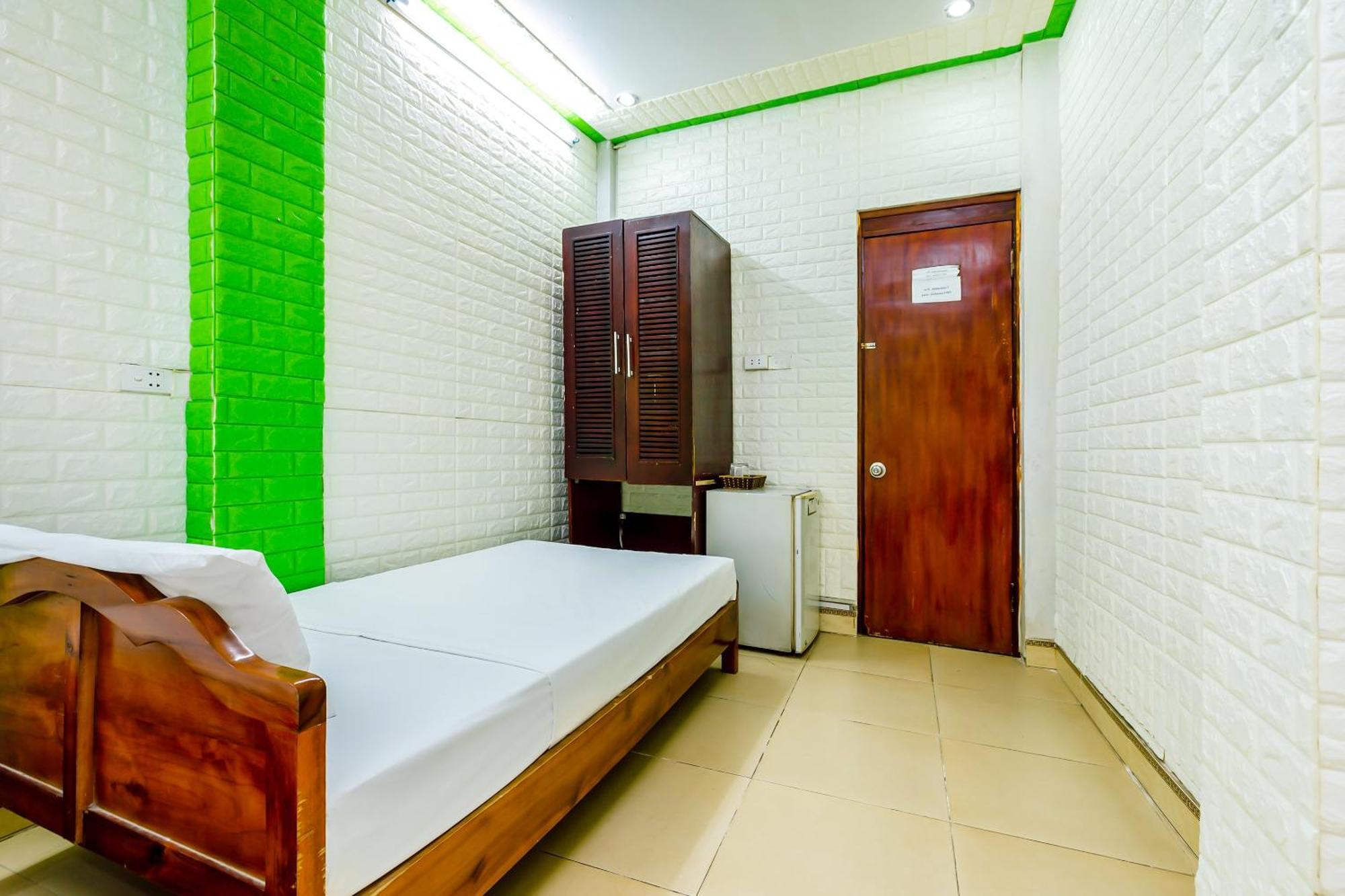 OYO 604 Queen Hotel spot-on Hanoi Buitenkant foto